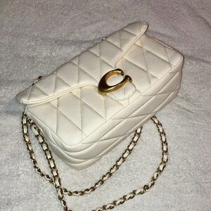 Quilted Cream Shoulder Bag with Gold Chain and Hardware